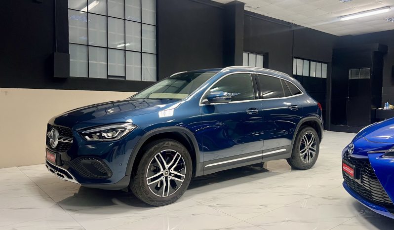 MERCEDES BENZ GLA 220d full