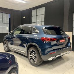 MERCEDES BENZ GLA 220d full