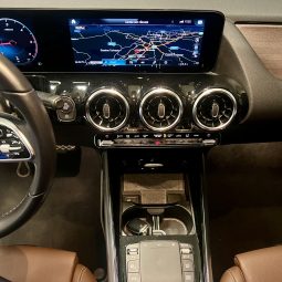 MERCEDES BENZ GLA 220d full