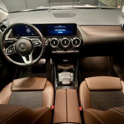 MERCEDES BENZ GLA 220d full