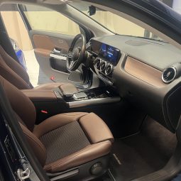 MERCEDES BENZ GLA 220d full