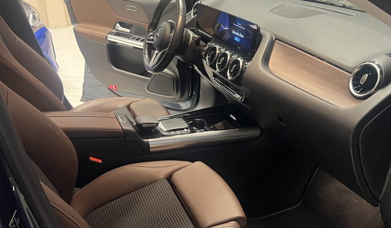 MERCEDES BENZ GLA 220d full