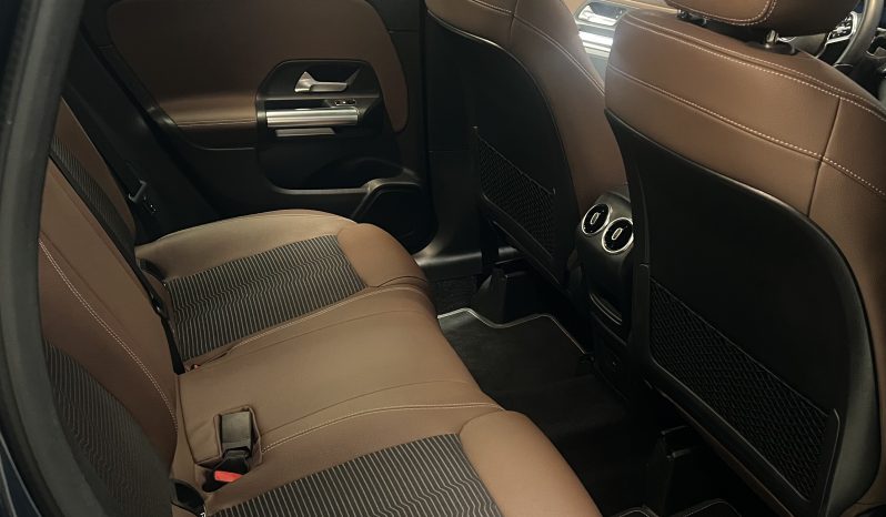 MERCEDES BENZ GLA 220d full