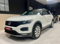 VOLKSWAGEN T-ROC full