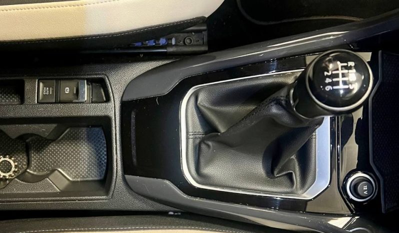 VOLKSWAGEN T-ROC full