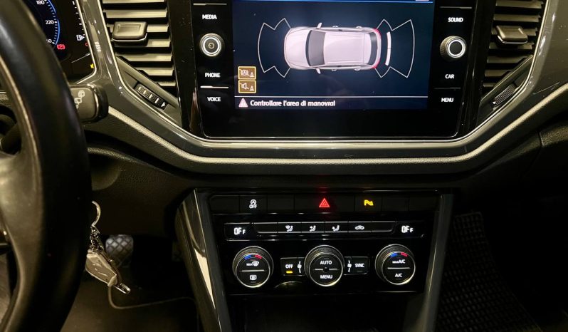 VOLKSWAGEN T-ROC full