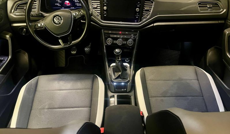 VOLKSWAGEN T-ROC full