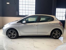 PEUGEOT 208 full