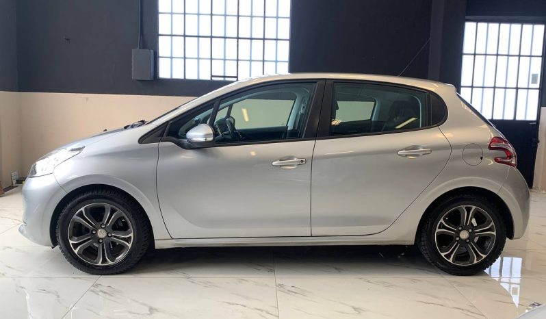 PEUGEOT 208 full