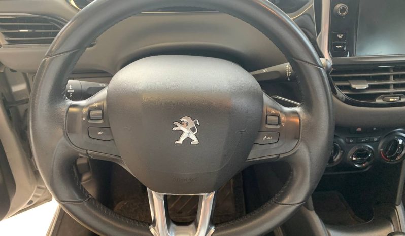 PEUGEOT 208 full