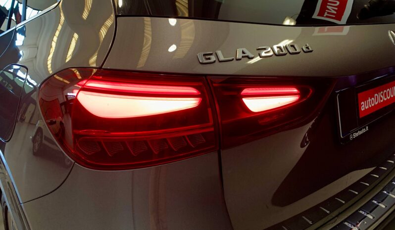 MERCEDES GLA 200D full