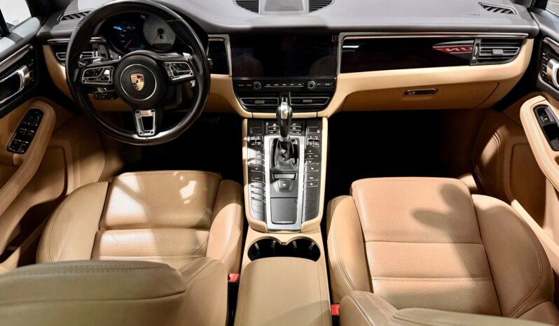 PORSCHE MACAN full