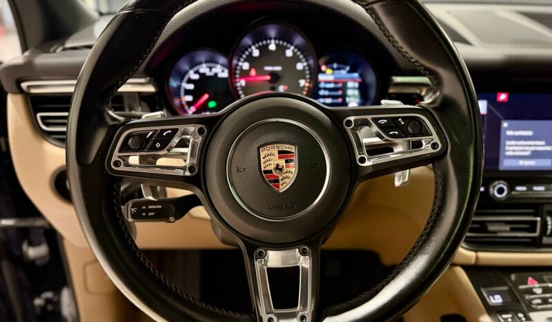 PORSCHE MACAN full