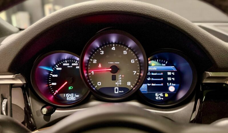 PORSCHE MACAN full