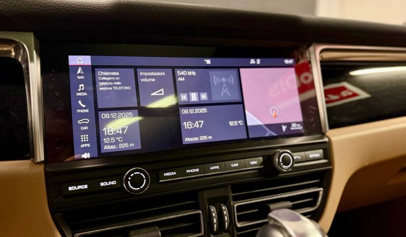 PORSCHE MACAN full