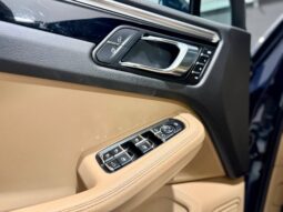 PORSCHE MACAN full