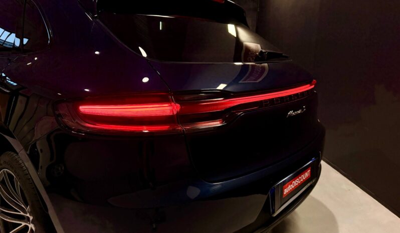 PORSCHE MACAN full