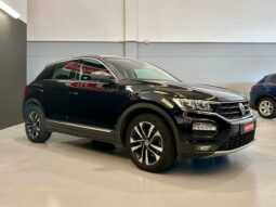 VOLKSWAGEN T-ROC full