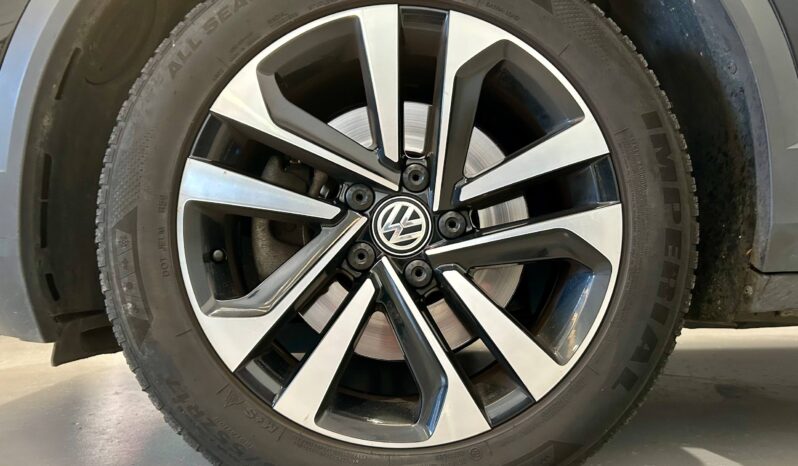 VOLKSWAGEN T-ROC full