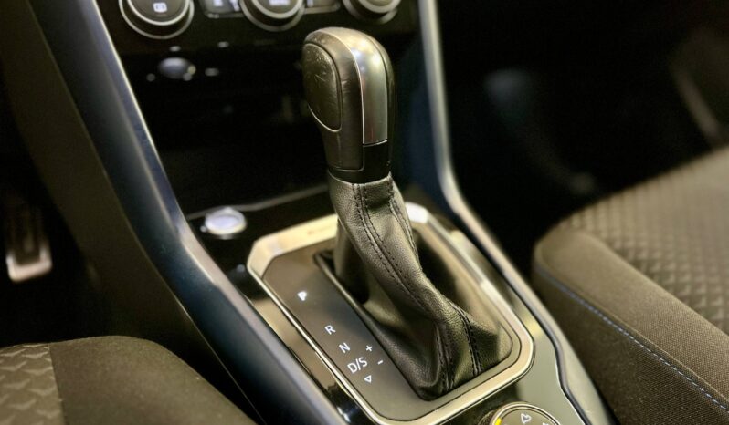 VOLKSWAGEN T-ROC full