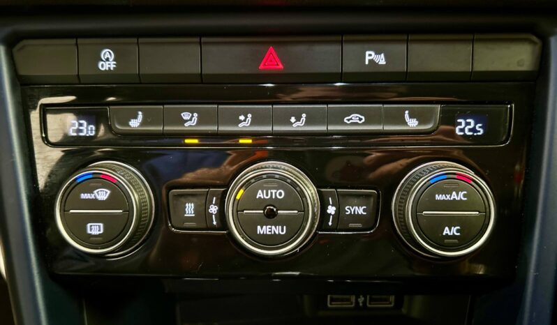 VOLKSWAGEN T-ROC full