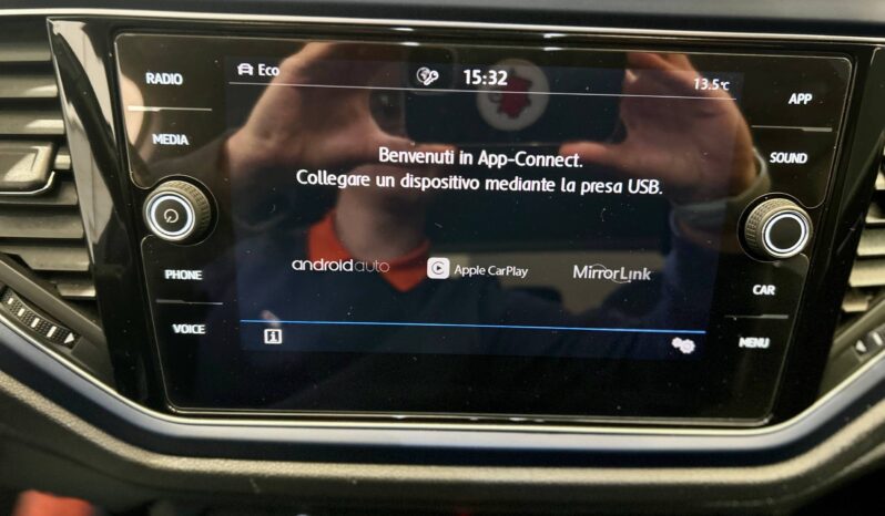 VOLKSWAGEN T-ROC full