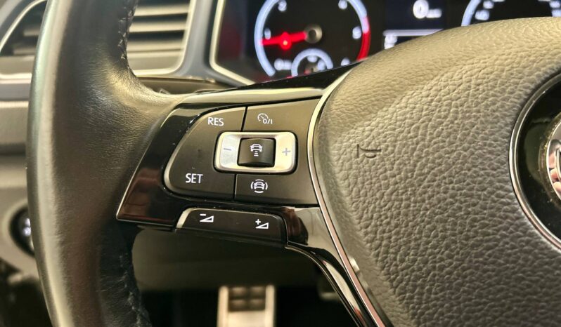 VOLKSWAGEN T-ROC full