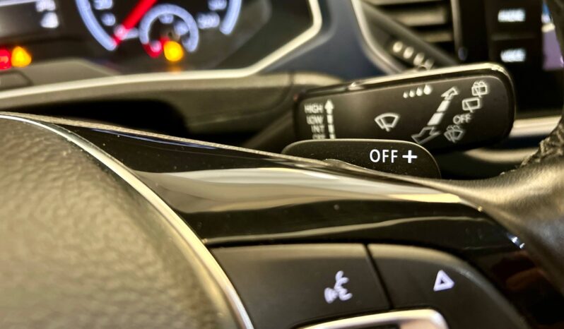 VOLKSWAGEN T-ROC full