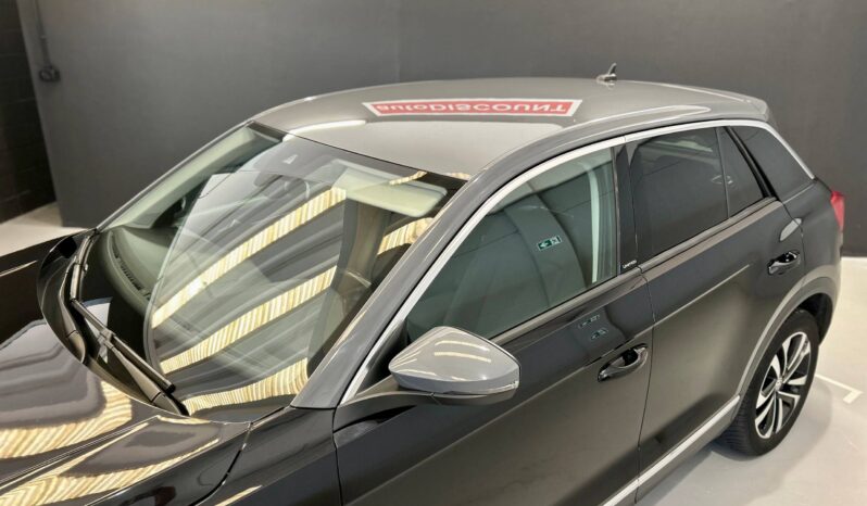 VOLKSWAGEN T-ROC full