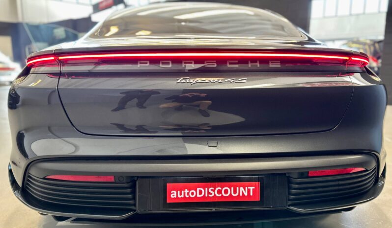 PORSCHE TAYCAN full